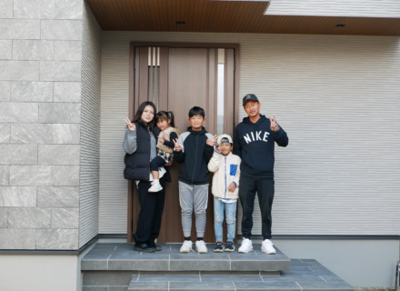 ご家族にそっと寄り添いながら、秘密の家づくり